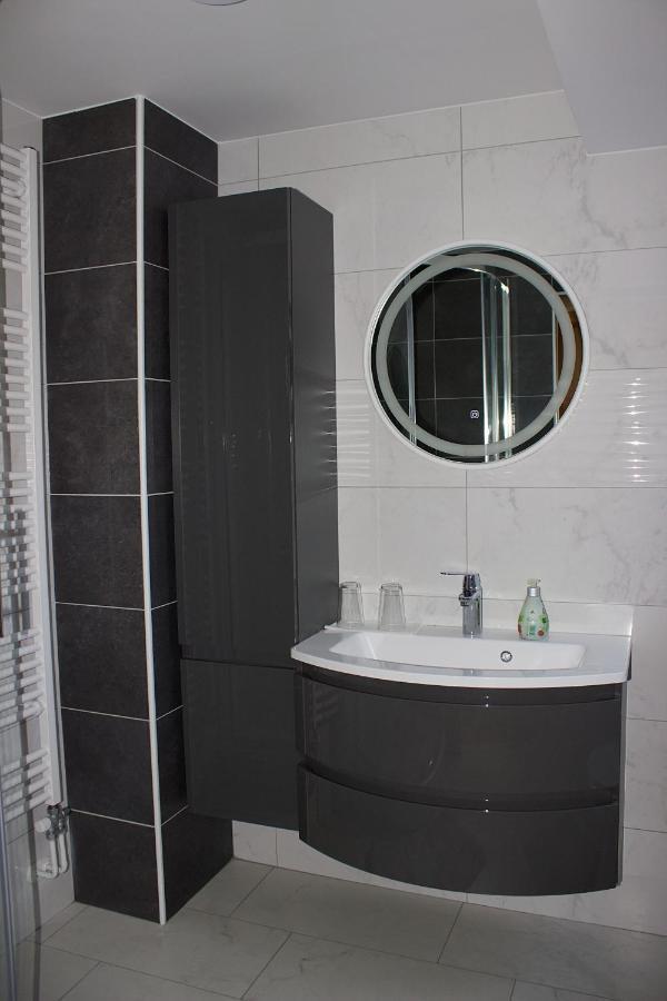 Malina Appartement Vransko Buitenkant foto